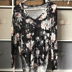 Aritzia Wilfred floral long-sleeve small